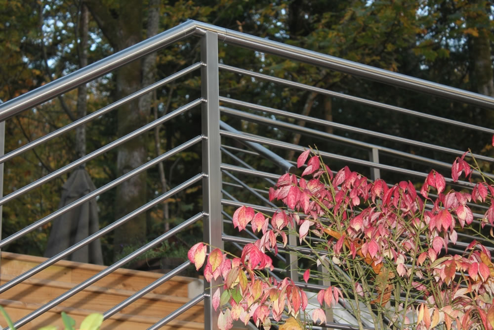 Olympus Horizontal Bar Railing System, Round Top - AGS Stainless Inc.