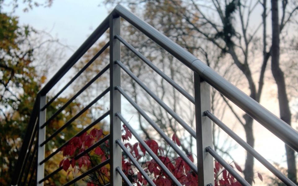 Horizontal Bar Railing Photographs & Ideas