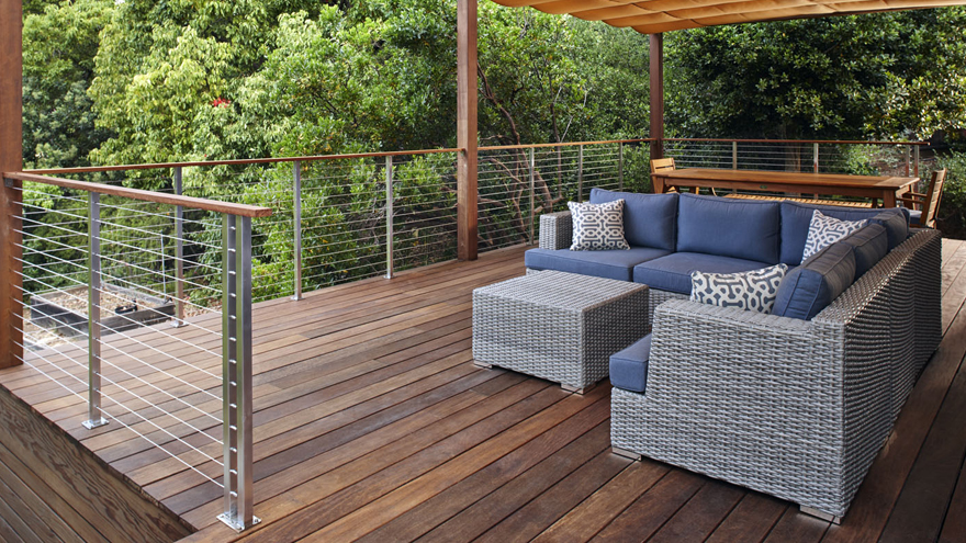 Deck cable railing with stainless railing posts
