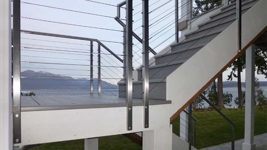 Side mounted deck railing system