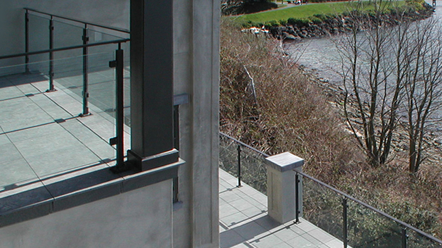 luxury glass balcony railing system