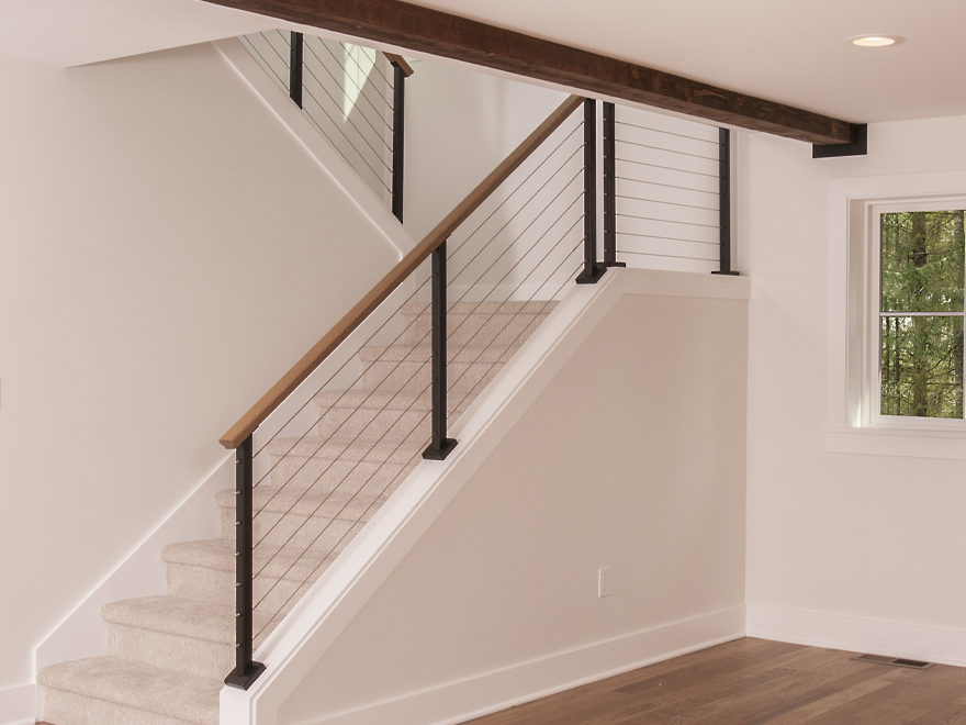 Issaquah, WA railing contractor Riddle Construction and Design completed this stunning cable rail install.